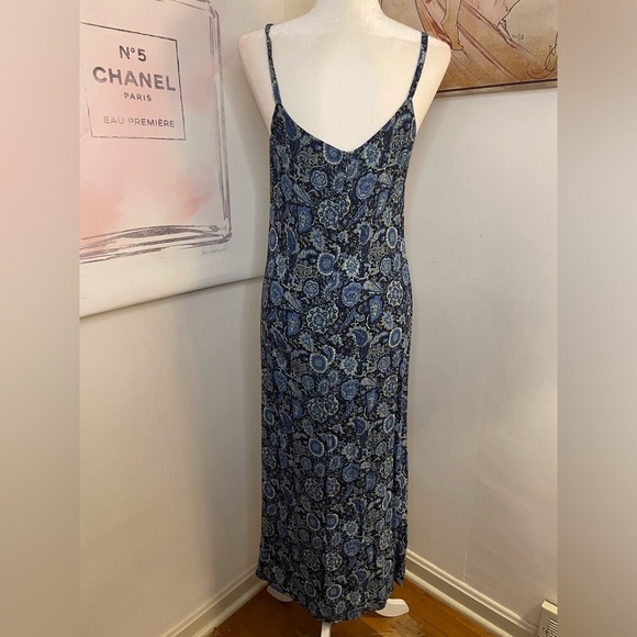 Old Navy Spaghetti Strap Sundress Maxi Length Blue Paisley Size 8 - Picture 4 of 13